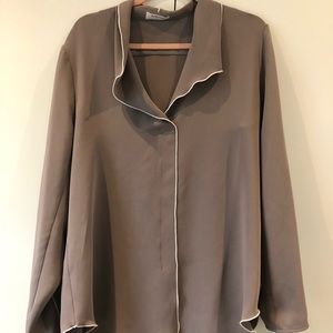 Babaton Tops - Aritzia Babaton Rena satin crepe blouse sz L Babaton Tops - Aritzia Babaton Rena satin crepe blouse sz L
